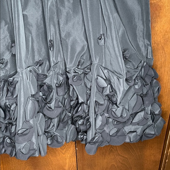 BCBGMaxAzria Size 8 Black V-Neck Prom Party Dress - Picture 4 of 5